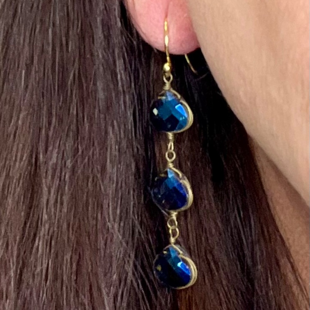 Dangle drop earrings
